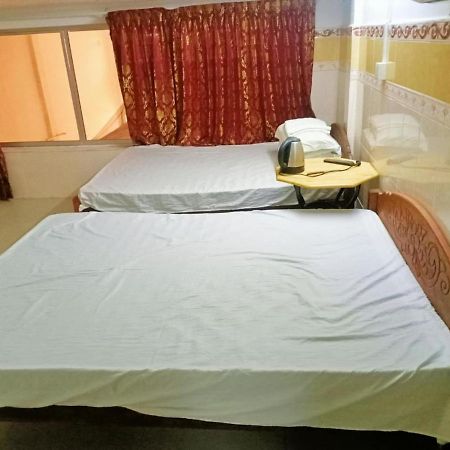 Good Luck Hostel Phnom Penh Exterior photo